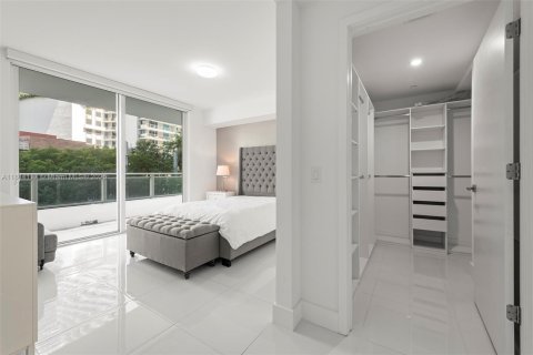 Condominio en venta en Miami, Florida, 1 dormitorio, 78.87 m2 № 1982439 - foto 15