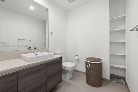 Condominio en venta en Miami, Florida, 1 dormitorio, 78.87 m2 № 1982439 - foto 21