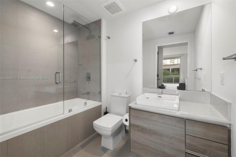 Condominio en venta en Miami, Florida, 1 dormitorio, 78.87 m2 № 1982439 - foto 18