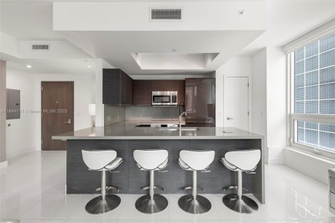 Condominio en venta en Miami, Florida, 1 dormitorio, 78.87 m2 № 1982439 - foto 9