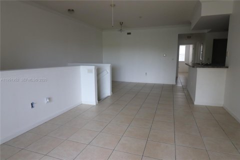 Снять в аренду кондоминиум в Корал-Спрингс, Флорида 3 спальни, 126.07м2, № 2006099 - фото 15