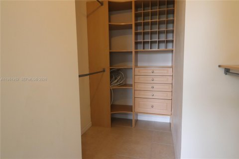 Снять в аренду кондоминиум в Корал-Спрингс, Флорида 3 спальни, 126.07м2, № 2006099 - фото 6