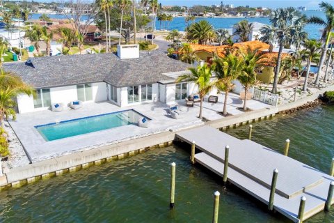 Casa en alquiler en Saint Petersburg, Florida, 3 dormitorios, 210.42 m2 № 1800326 - foto 4