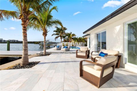 Casa en alquiler en Saint Petersburg, Florida, 3 dormitorios, 210.42 m2 № 1800326 - foto 7