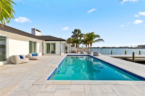 Casa en alquiler en Saint Petersburg, Florida, 3 dormitorios, 210.42 m2 № 1800326 - foto 5