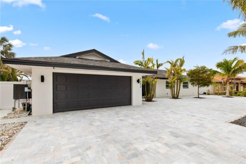 Casa en alquiler en Saint Petersburg, Florida, 3 dormitorios, 210.42 m2 № 1800326 - foto 14