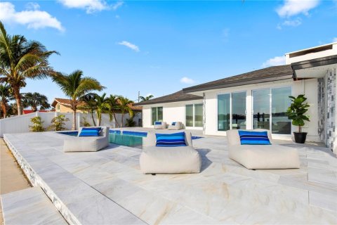 Casa en alquiler en Saint Petersburg, Florida, 3 dormitorios, 210.42 m2 № 1800326 - foto 6