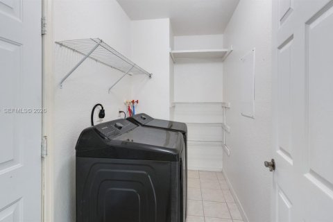 Adosado en alquiler en Homestead, Florida, 3 dormitorios, 179.49 m2 № 2068252 - foto 14