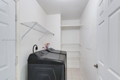 Adosado en alquiler en Homestead, Florida, 3 dormitorios, 179.49 m2 № 2068252 - foto 13