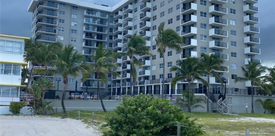 Condo à Surfside, Floride, 2 chambres № 1987346