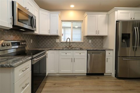 House in Ocala, Florida 2 bedrooms, 106.28 sq.m. № 1736274 - photo 9
