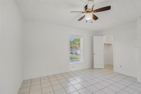 Condo in Saint Petersburg, Florida, 1 bedroom  № 2098050 - photo 14