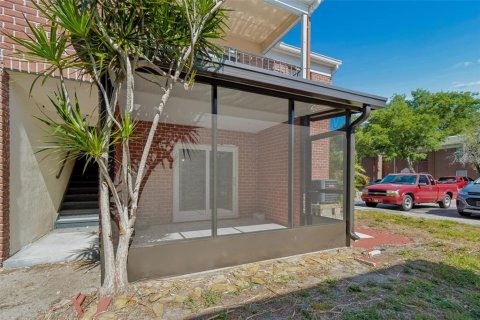 Condo in Saint Petersburg, Florida, 1 bedroom  № 2098050 - photo 24