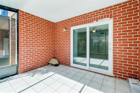 Condo in Saint Petersburg, Florida, 1 bedroom  № 2098050 - photo 20