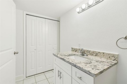 Condo in Saint Petersburg, Florida, 1 bedroom  № 2098050 - photo 15