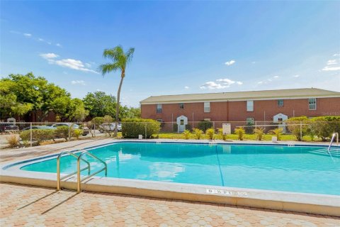 Condo in Saint Petersburg, Florida, 1 bedroom  № 2098050 - photo 29