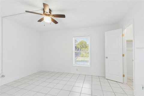 Condo in Saint Petersburg, Florida, 1 bedroom  № 2098050 - photo 13