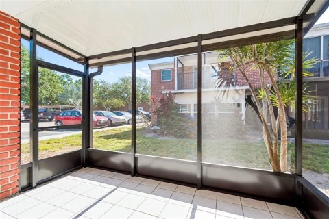 Condo in Saint Petersburg, Florida, 1 bedroom  № 2098050 - photo 23