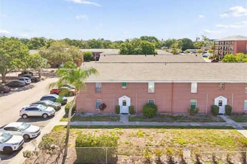 Condo in Saint Petersburg, Florida, 1 bedroom  № 2098050 - photo 2