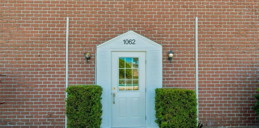 Condo in Saint Petersburg, Florida, 1 bedroom  № 2098050