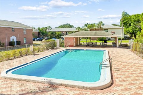 Condo in Saint Petersburg, Florida, 1 bedroom  № 2098050 - photo 28
