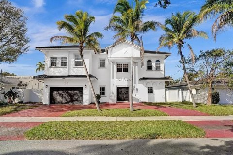 Villa ou maison à vendre à Fort Lauderdale, Floride: 6 chambres, 460.89 m2 № 1487393 - photo 1