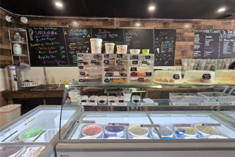 Immobilier commercial à vendre à Fort Lauderdale, Floride № 2051946 - photo 2