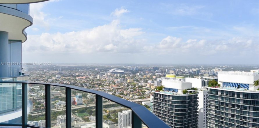 Condo à Miami, Floride, 3 chambres № 1707665