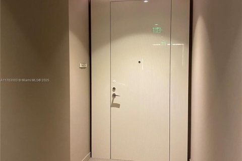 Copropriété à louer à Miami, Floride: 3 chambres, 177.63 m2 № 1707665 - photo 6