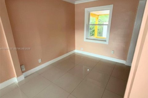 Casa en alquiler en North Miami, Florida, 3 dormitorios, 118.45 m2 № 2046814 - foto 9