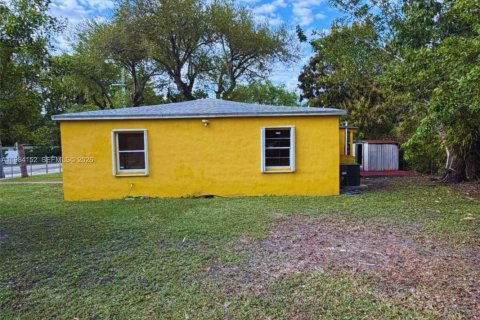 Casa en alquiler en North Miami, Florida, 3 dormitorios, 118.45 m2 № 2046814 - foto 5