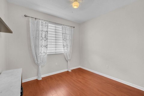 Touwnhouse à vendre à Miami Gardens, Floride: 4 chambres, 157.1 m2 № 2268812 - photo 24