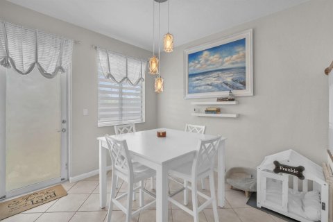 Touwnhouse à vendre à Miami Gardens, Floride: 4 chambres, 157.1 m2 № 2268812 - photo 11