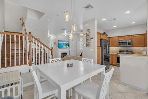 Touwnhouse à vendre à Miami Gardens, Floride: 4 chambres, 157.1 m2 № 2268812 - photo 12