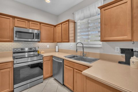 Touwnhouse à vendre à Miami Gardens, Floride: 4 chambres, 157.1 m2 № 2268812 - photo 14