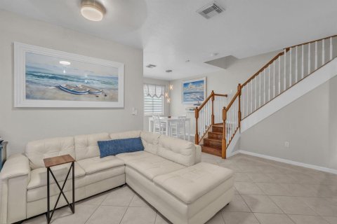Touwnhouse à vendre à Miami Gardens, Floride: 4 chambres, 157.1 m2 № 2268812 - photo 7