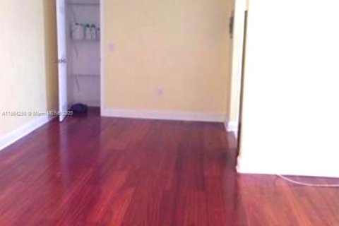 Condominio en venta en Miami Beach, Florida, 1 dormitorio, 43.66 m2 № 1891869 - foto 3