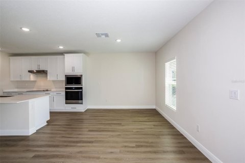 House in Wesley Chapel, Florida 5 bedrooms, 306.3 sq.m. № 2126524 - photo 12
