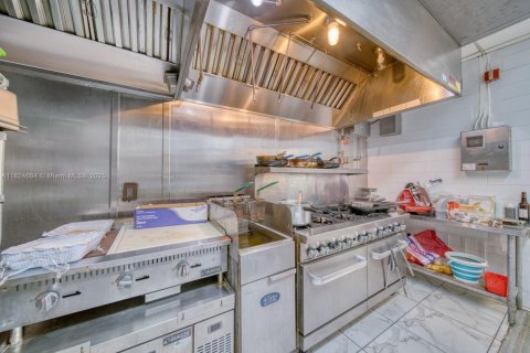 Immobilier commercial à vendre à Miami, Floride № 1920844 - photo 14