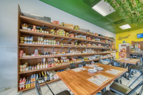 Immobilier commercial à vendre à Miami, Floride № 1920844 - photo 8