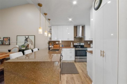 Townhouse in Doral, Florida 2 bedrooms, 129.88 sq.m. № 1697294 - photo 3