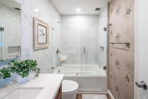 Townhouse in Doral, Florida 2 bedrooms, 129.88 sq.m. № 1697294 - photo 15