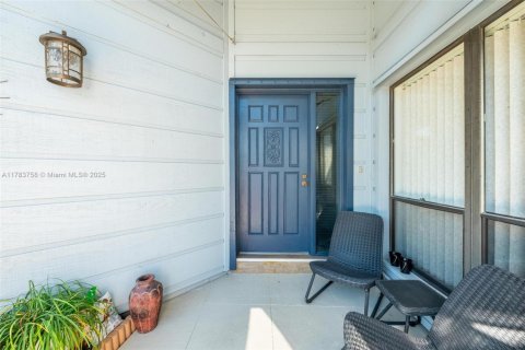Townhouse in Doral, Florida 2 bedrooms, 129.88 sq.m. № 1697294 - photo 20