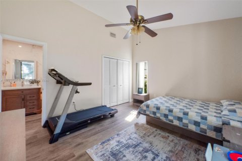 Townhouse in Doral, Florida 2 bedrooms, 129.88 sq.m. № 1697294 - photo 14