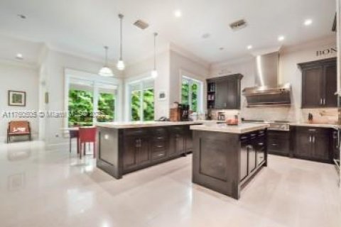 Купить виллу или дом в Майами, Флорида 5 спален, 400.04м2, № 1863489 - фото 6