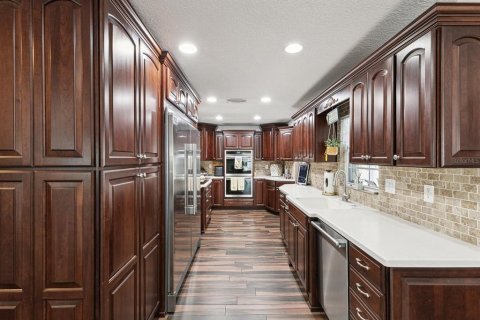 House in Spring Hill, Florida 4 bedrooms, 203.64 sq.m. № 1666124 - photo 24