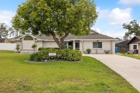 House in Spring Hill, Florida 4 bedrooms, 203.64 sq.m. № 1666124 - photo 4