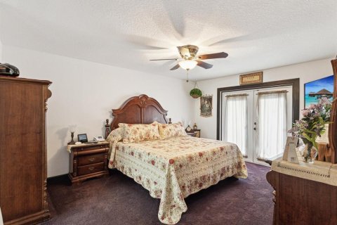 House in Spring Hill, Florida 4 bedrooms, 203.64 sq.m. № 1666124 - photo 19