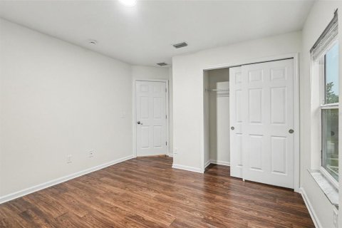 House in Orlando, Florida 4 bedrooms, 259.66 sq.m. № 2339194 - photo 18