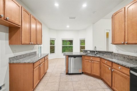 House in Orlando, Florida 4 bedrooms, 259.66 sq.m. № 2339194 - photo 8